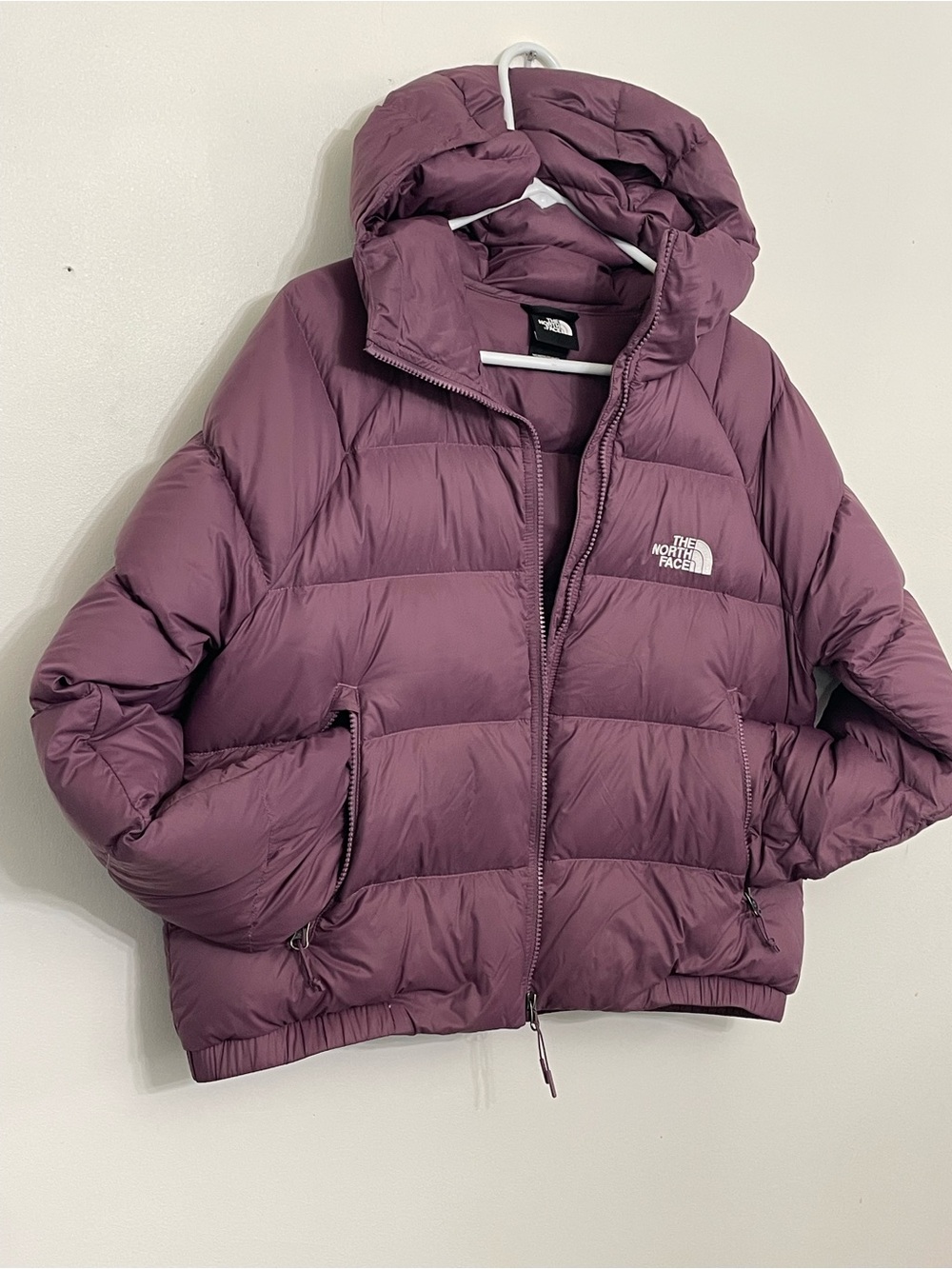 The North Face Women's Hooded Puffer Jacket in Plum - Picture 5 of 10